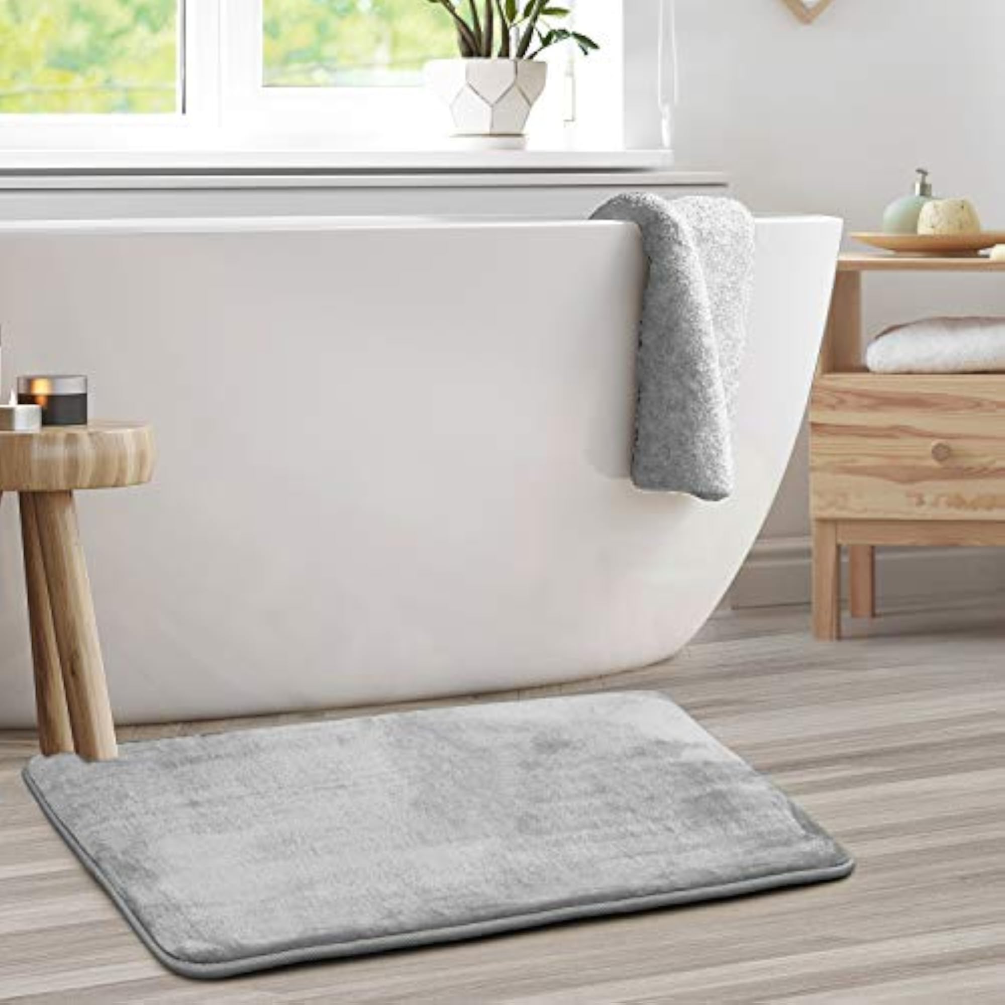Ultra Soft Plush Bath Mat, Non-Slip Velvet Memory Foam